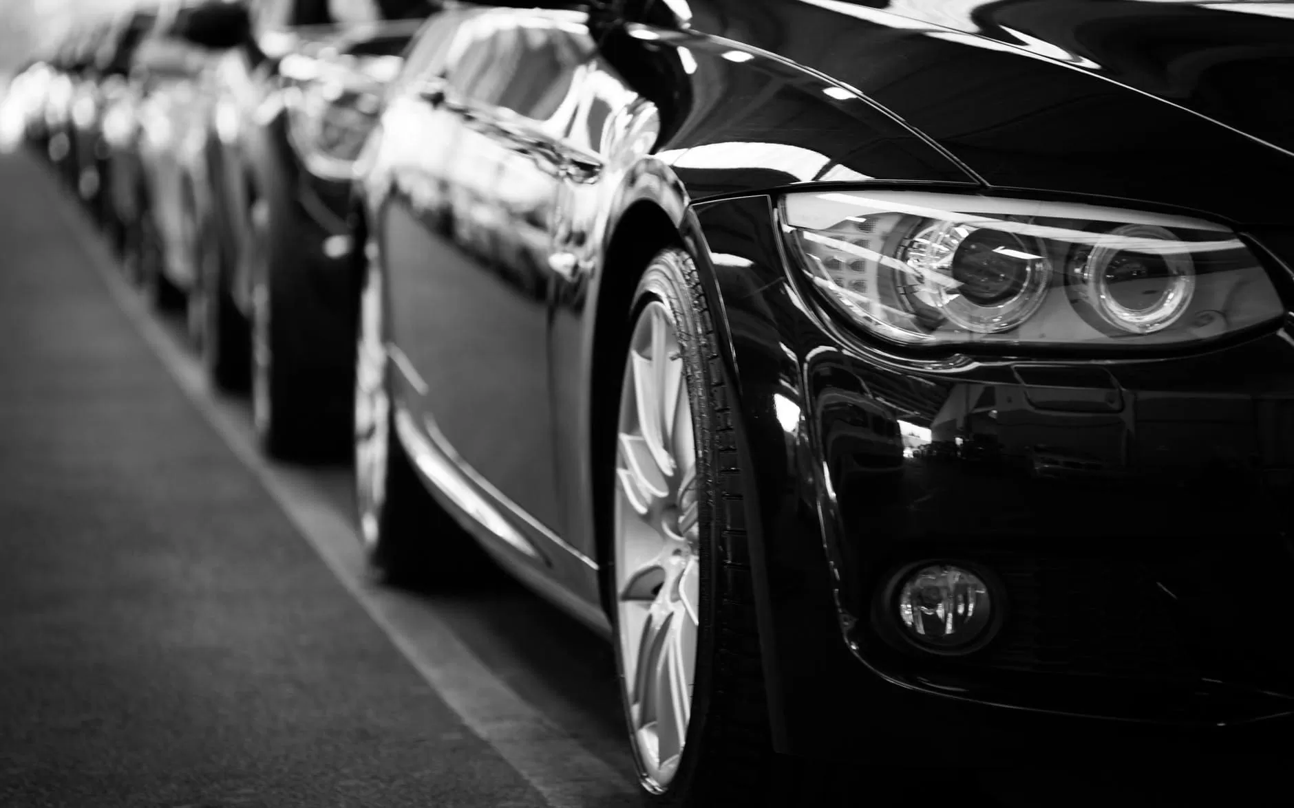 Frota de carros executivos da CHM Transportes