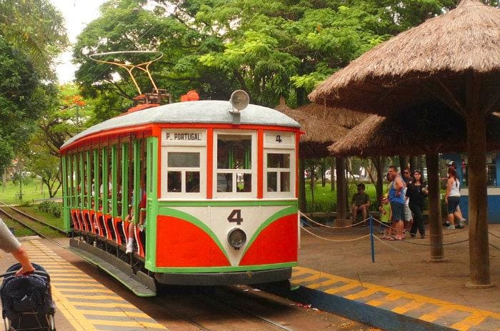 Bonde na Lagoa do Taquaral (Parque Portugal), em Campinas — City Tour CHM Transportes