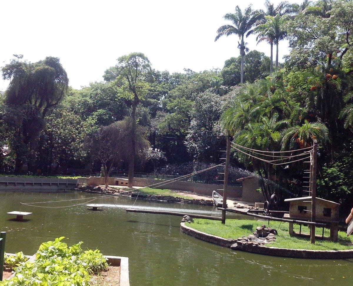 Área verde e de lazer do Bosque dos Jequitibás, em Campinas — City Tour CHM Transportes