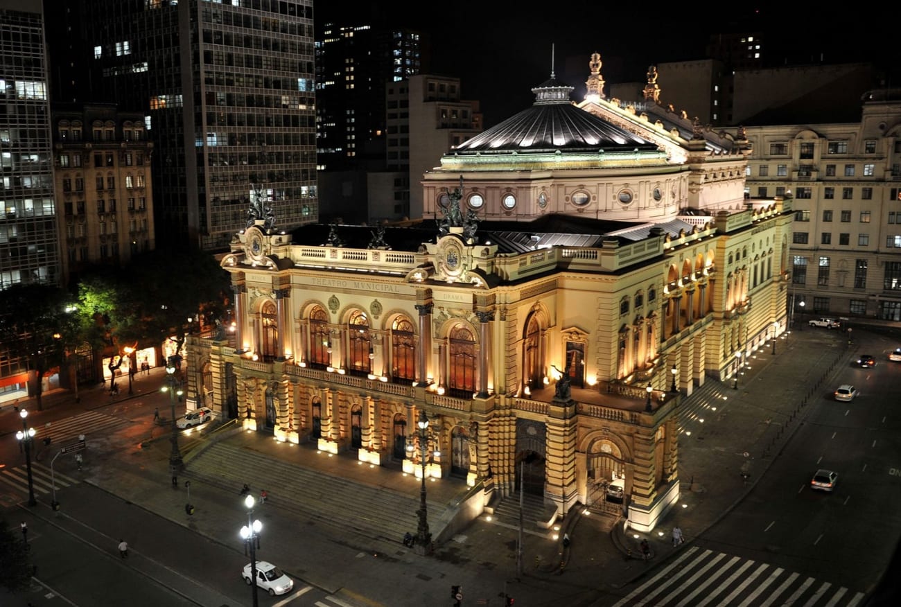 Theatro Municipal de São Paulo — City Tour CHM Transportes