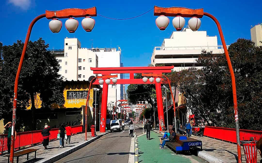 Bairro da Liberdade, reduto da cultura oriental em São Paulo — City Tour CHM Transportes