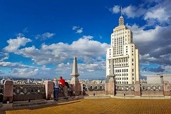 Edifício Martinelli, o primeiro arranha-céu de São Paulo, e seu mirante — City Tour CHM Transportes